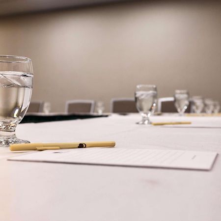 Doubletree By Hilton Neenah Bagian luar foto