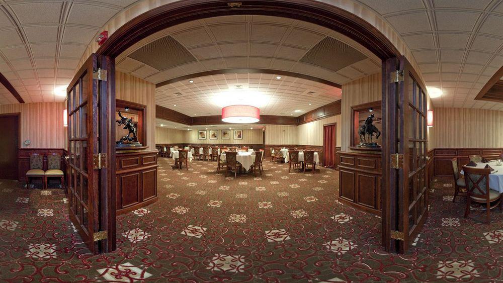 Doubletree By Hilton Neenah Bagian luar foto