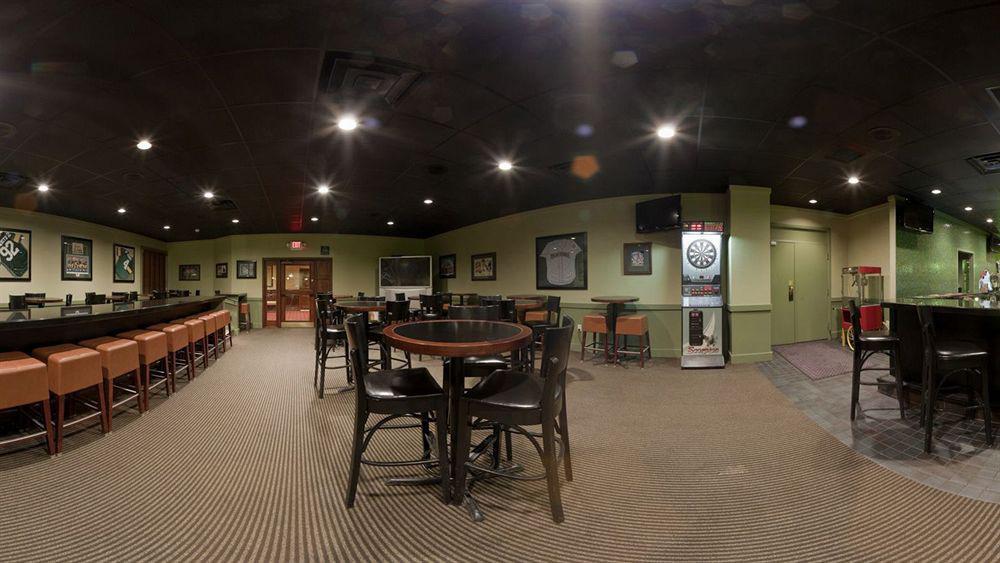 Doubletree By Hilton Neenah Bagian luar foto