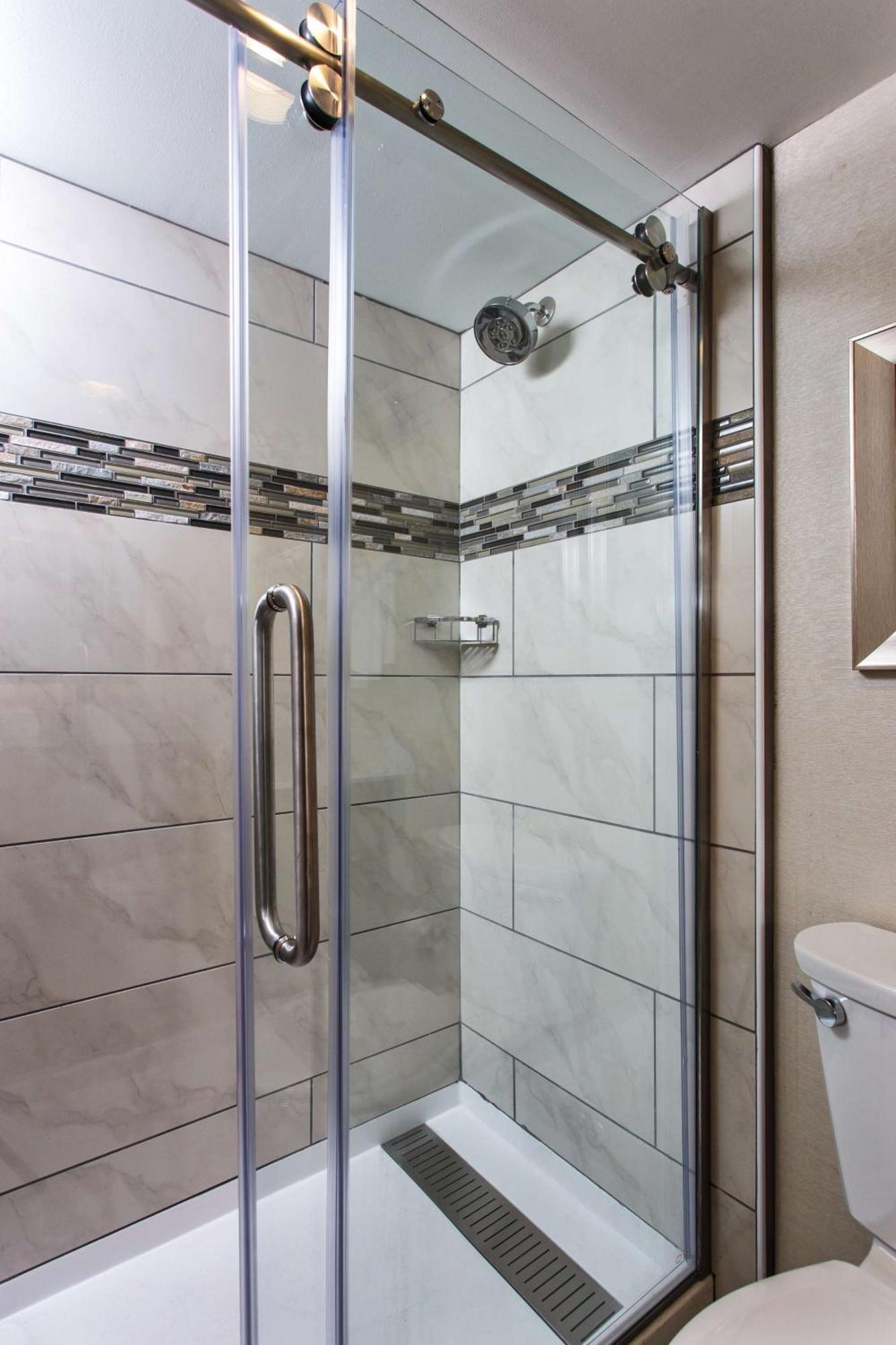 Doubletree By Hilton Neenah Bagian luar foto