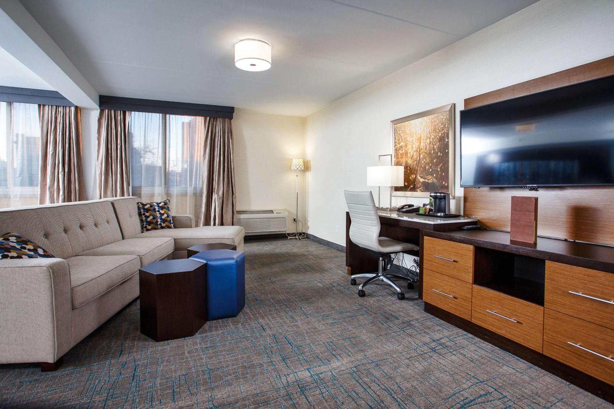 Doubletree By Hilton Neenah Bagian luar foto