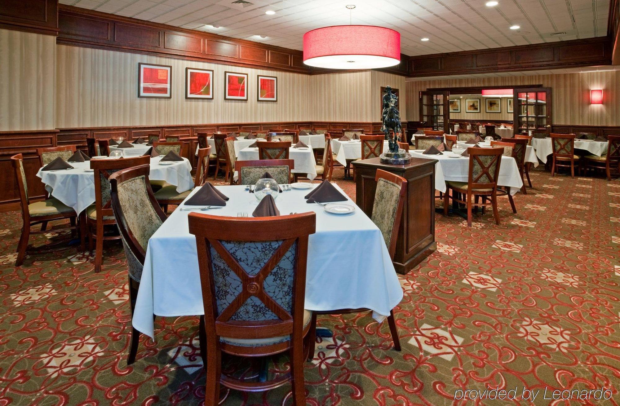 Doubletree By Hilton Neenah Bagian luar foto