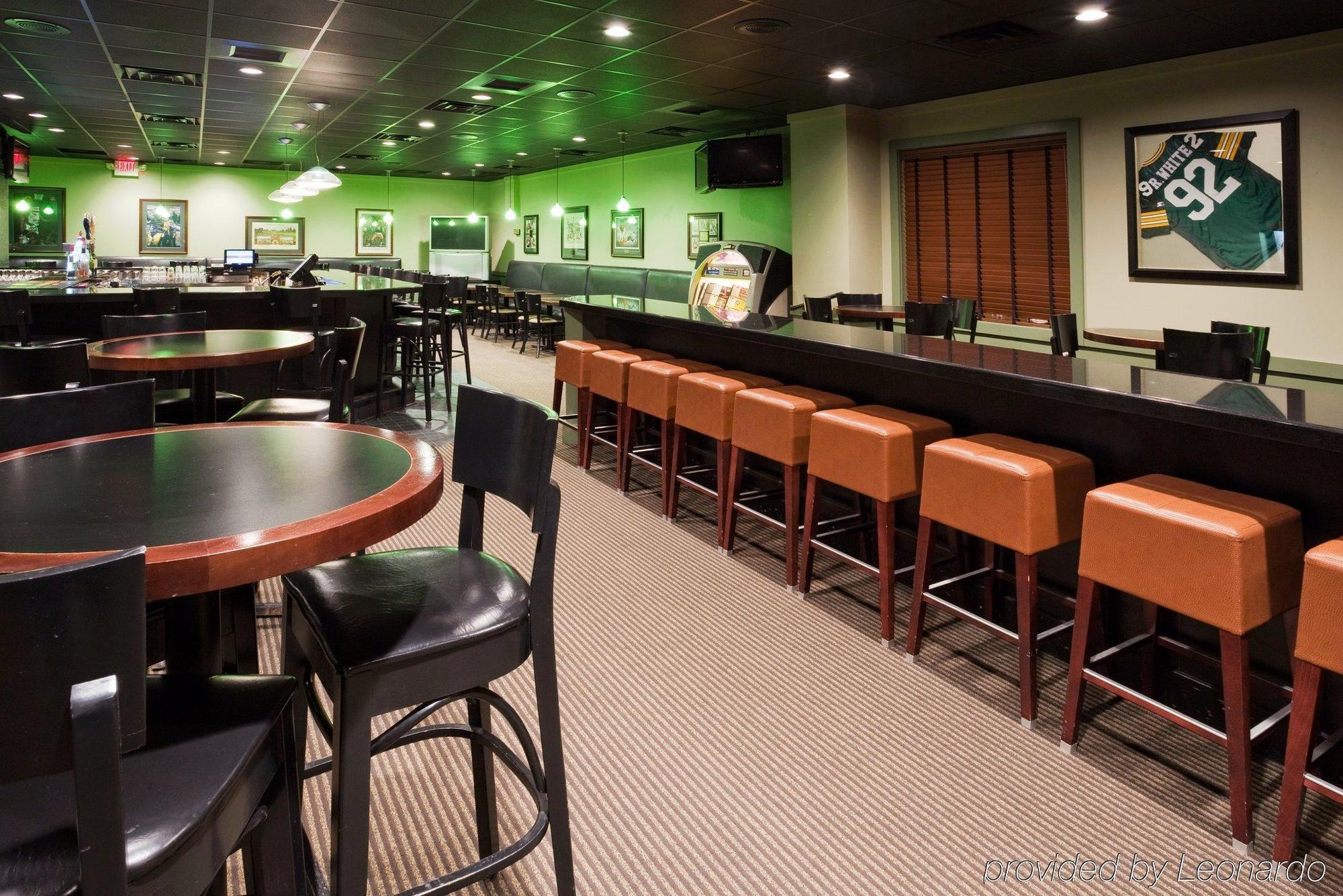 Doubletree By Hilton Neenah Bagian luar foto
