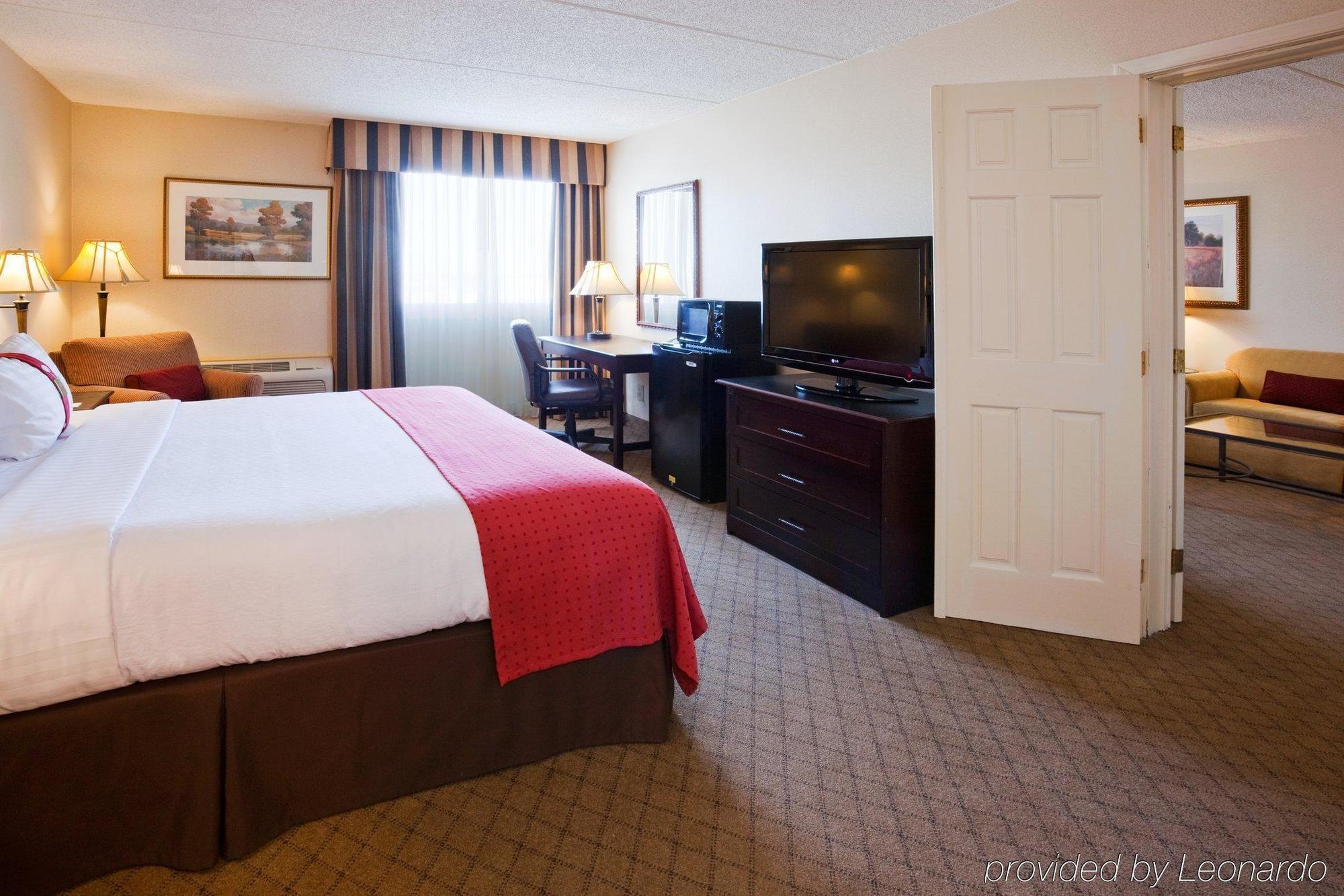 Doubletree By Hilton Neenah Bagian luar foto