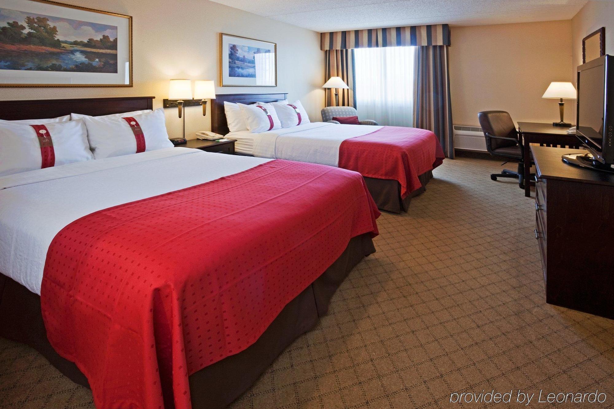 Doubletree By Hilton Neenah Bagian luar foto