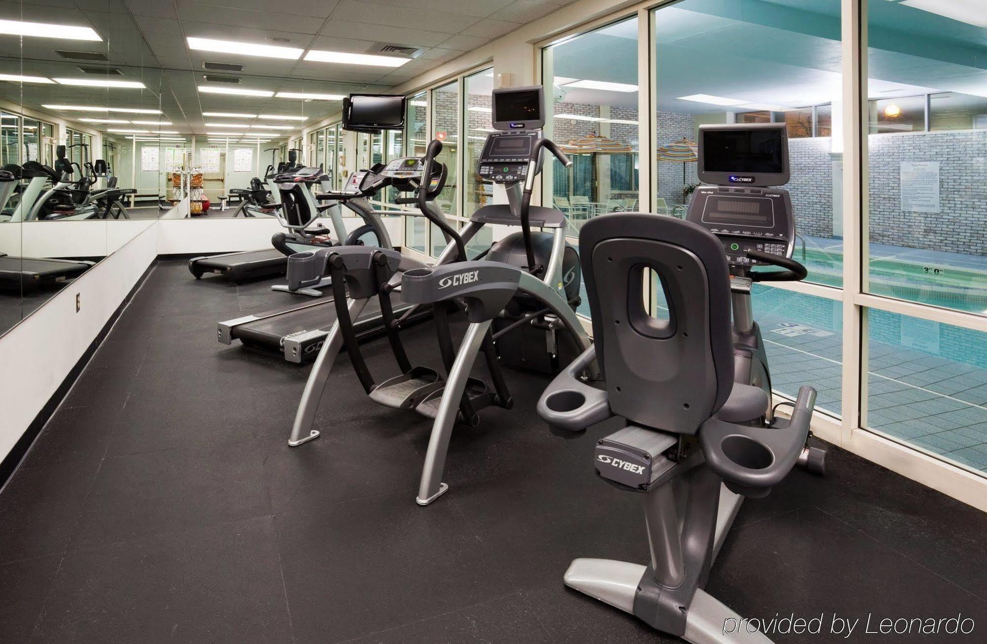 Doubletree By Hilton Neenah Bagian luar foto