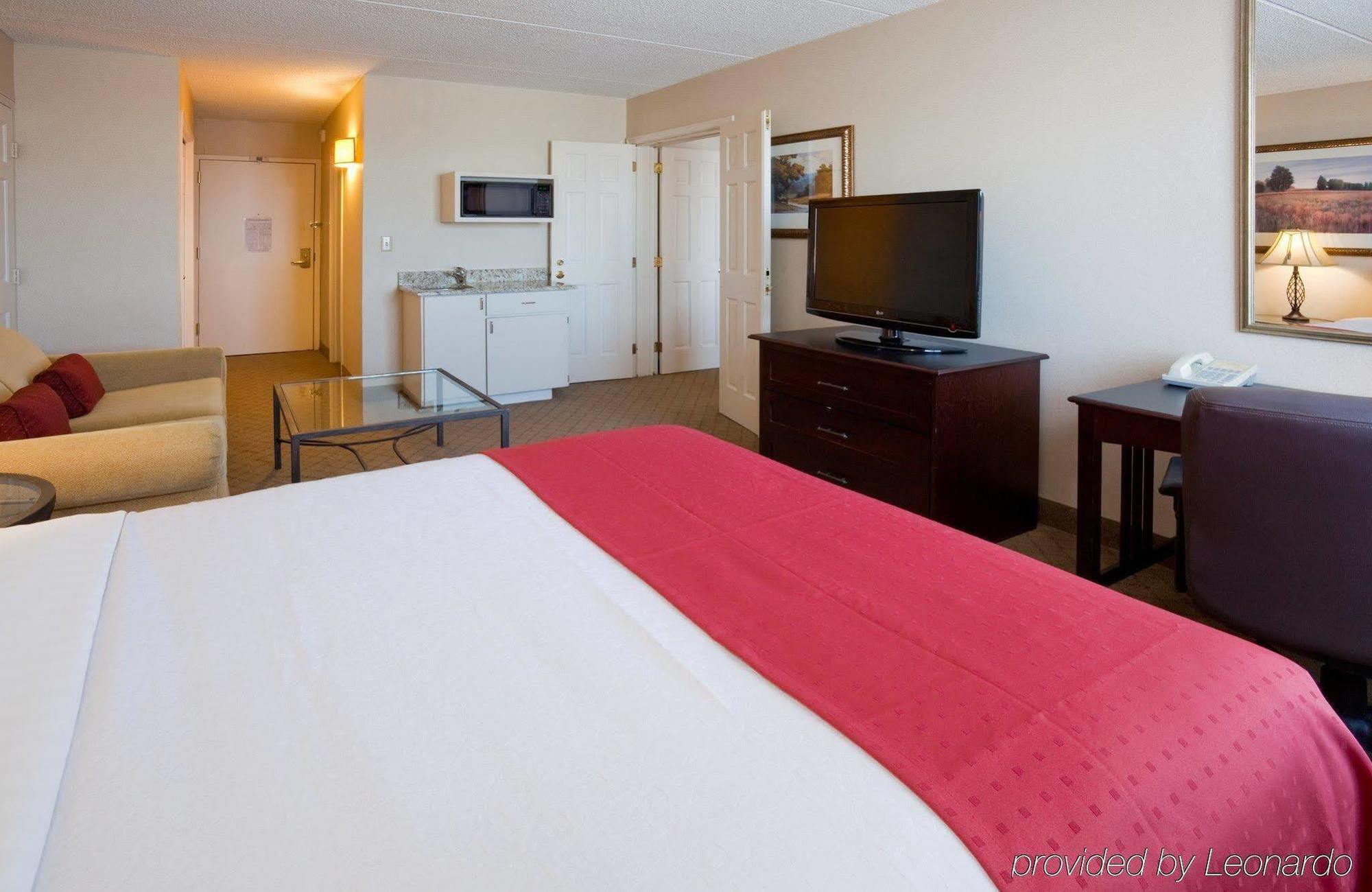 Doubletree By Hilton Neenah Bagian luar foto