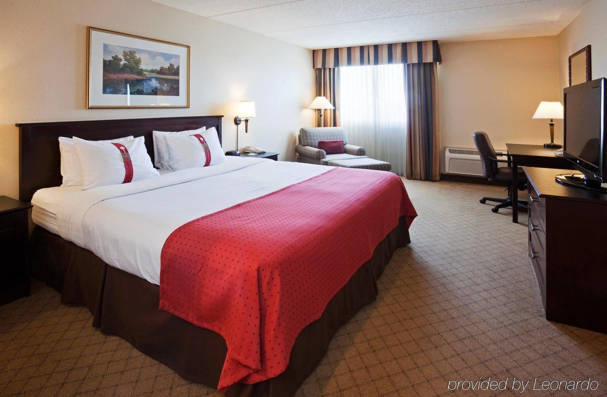 Doubletree By Hilton Neenah Bagian luar foto