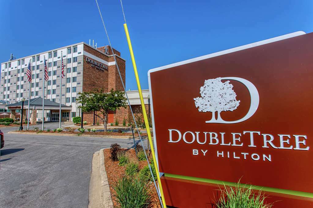 Doubletree By Hilton Neenah Bagian luar foto
