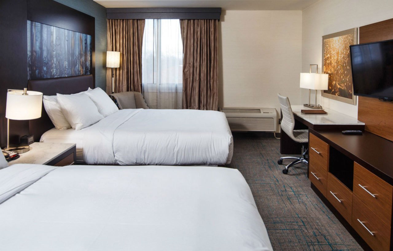 Doubletree By Hilton Neenah Bagian luar foto